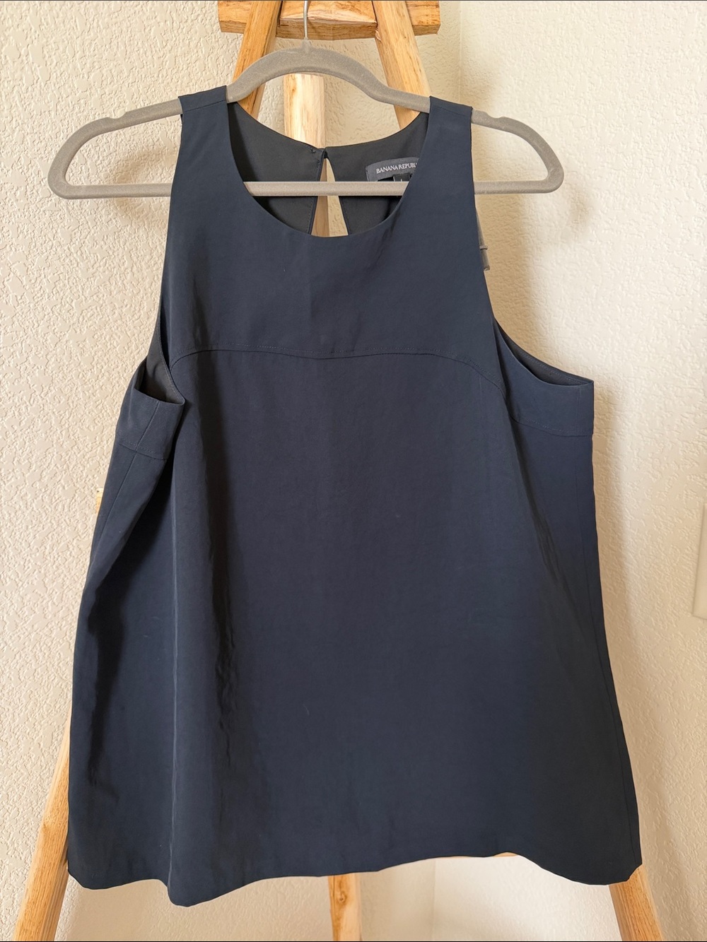 Banana Republic Black A-Line Sleeveless Tank